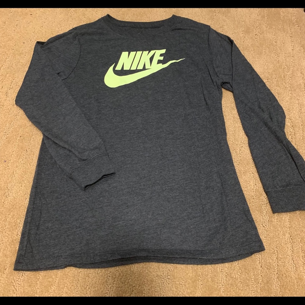 Nike long sleeve tee